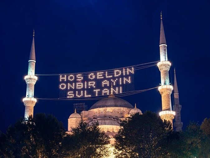 Ruhunu Besleyen, Evini Güzelleştiren Bir Ay