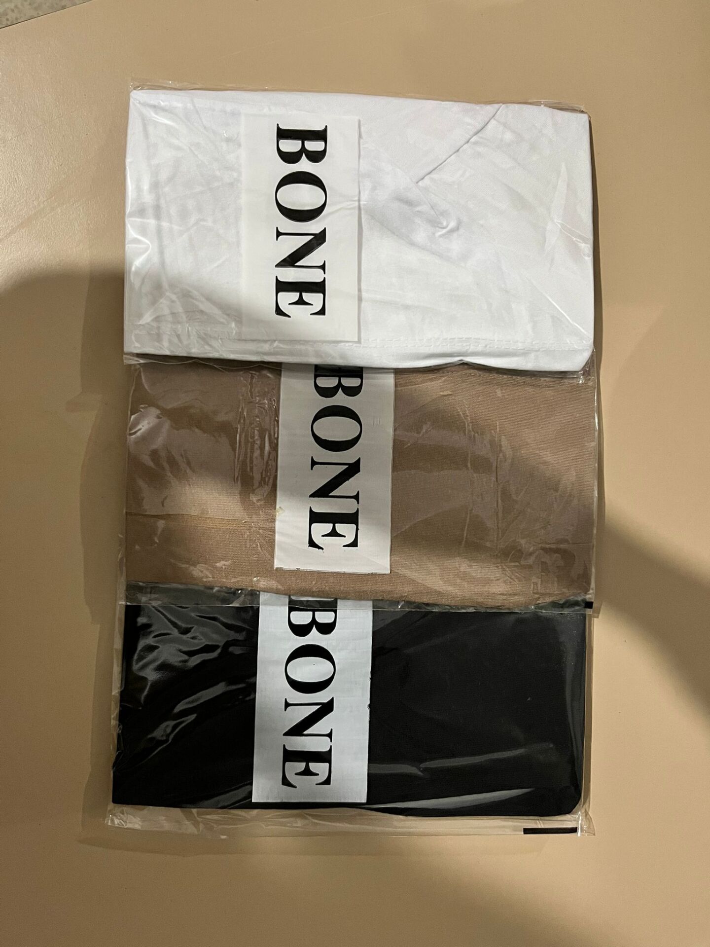 Ekonomik Bone - Siyah-Beyaz-Krem Penye Bone